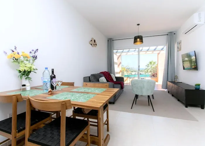 Harmony Of Sew View, Nature And Amazing Pool * Polis